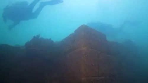 Encuentran un castillo de 3.000 años de antigüedad bajo un lago turco (video)