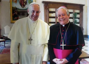 Arzobispo sostiene encuentro con Papa en Vaticano