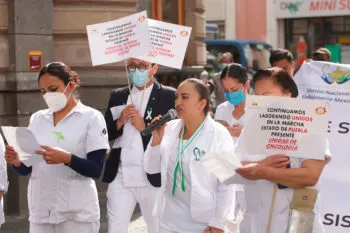 Más de 7 mil 500 trabajadores de la salud esperan su basificación en Puebla