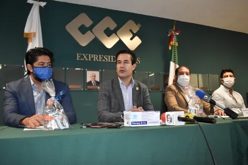Piden empresarios textileros, ser incluidos en invitación para uniformes escolares