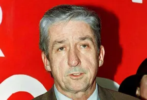 Muere Tom Hayden, célebre activista antibélico de EU
