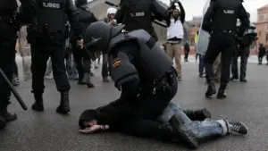 Manifestantes españoles fueron reprimidos en mitin frente al Congreso
