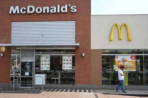 Culpan a máquina de bebidas por muertes en McDonald’s de Perú