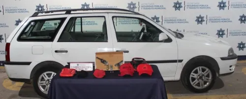 Detuvo policía municipal a cuatro personas posiblemente relacionadas en robos a casa habitación