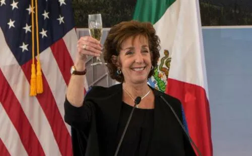 Roberta Jacobson renuncia a la embajada de EU en México; Trump ya tendría prospecto