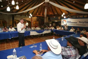 Tony Gali suma esfuerzos con presidentes municipales de la región izucarense