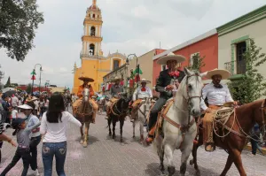 San Pedro Cholula se vistió de colores patrios