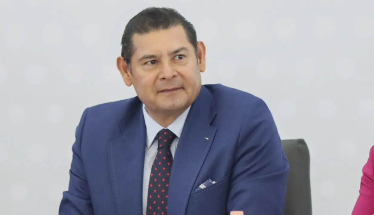 Exhorta Alejandro Armenta a universidades a duplicar matrícula en Medicina y Enfermería