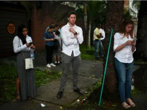Buscan salvar proceso de paz en Colombia