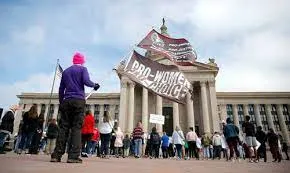 Oklahoma aprueba ley que prohíbe aborto desde la fecundación
