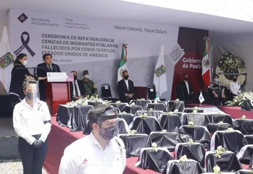 “Todo México le debe tanto a los migrantes”: MBH; entrega cenizas de 105 poblanos fallecidos en EU