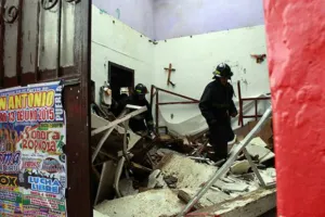 Muere 4días después de caerle techo de panadería en Analco