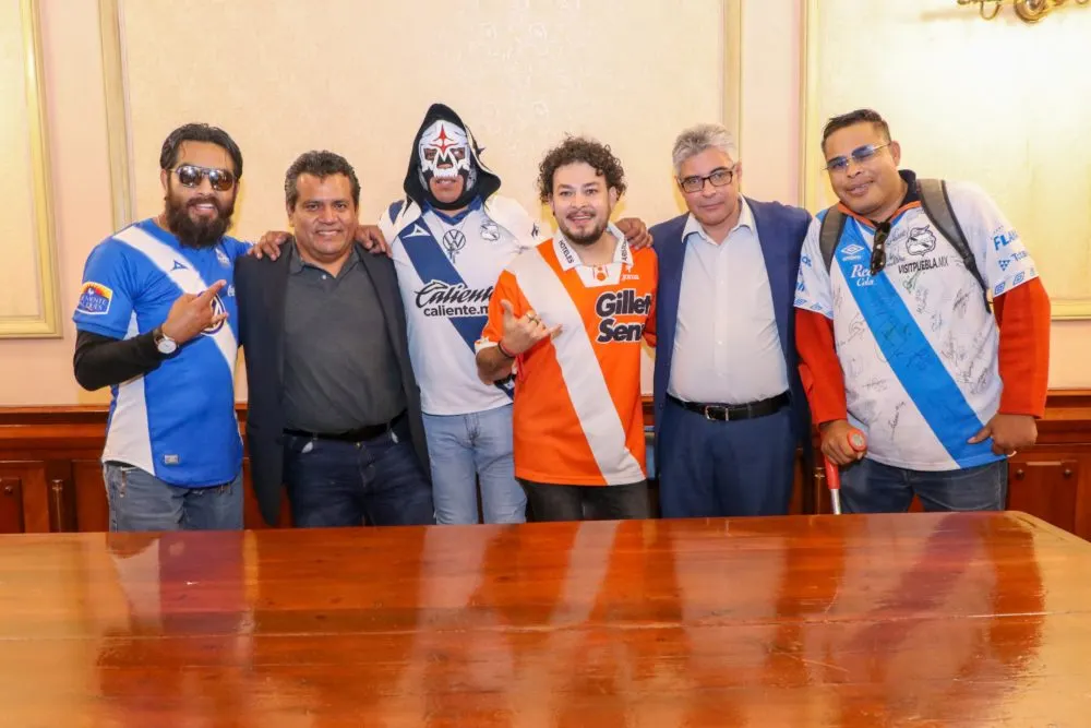 Libro "80 años, 80 historias del Club Puebla"