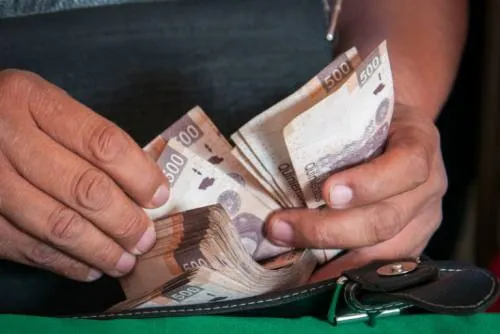 HR Ratings reduce expectativa de crecimiento económico para México
