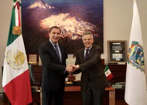 Moreno Valle recibe en Casa Puebla a nobel de Economía