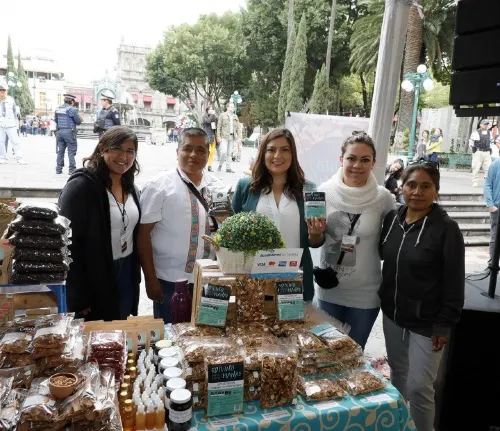 Impulsan crecimiento económico inclusivo con la Feria de Mujeres Autogestivas
