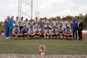 Entregan a Borregos presea de Conadeip