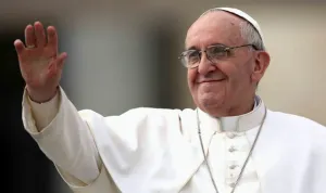 Papa acepta que Vaticano está demasiado centrado en sus intereses