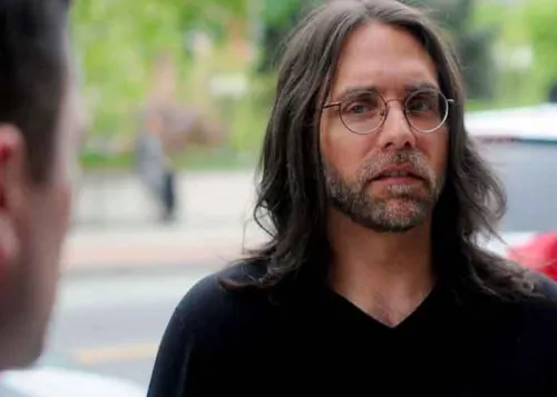 Fiscales piden cadena perpetua para Keith Raniere, líder de la secta “NXIVM”