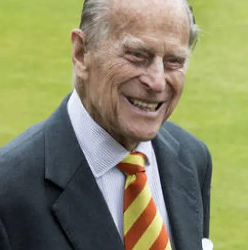 Esposo de la reina de Inglaterra se retira de la vida pública