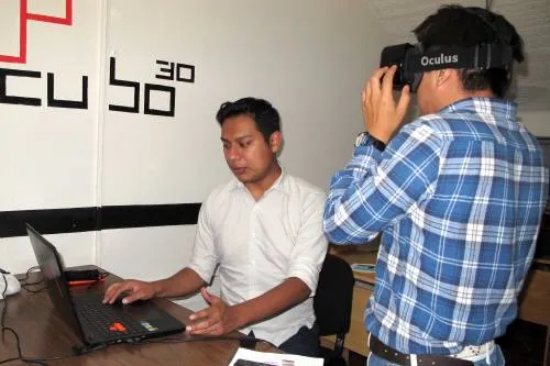 Estudiantes desarrollan plataformas interactivas basadas en realidad aumentada y virtual