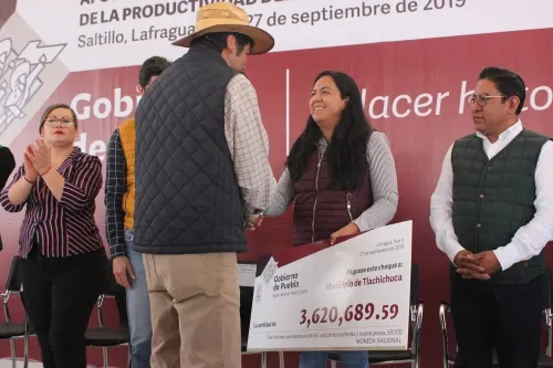 Entrega SDR apoyos e indemnizaciones a productores afectados en cinco municipios