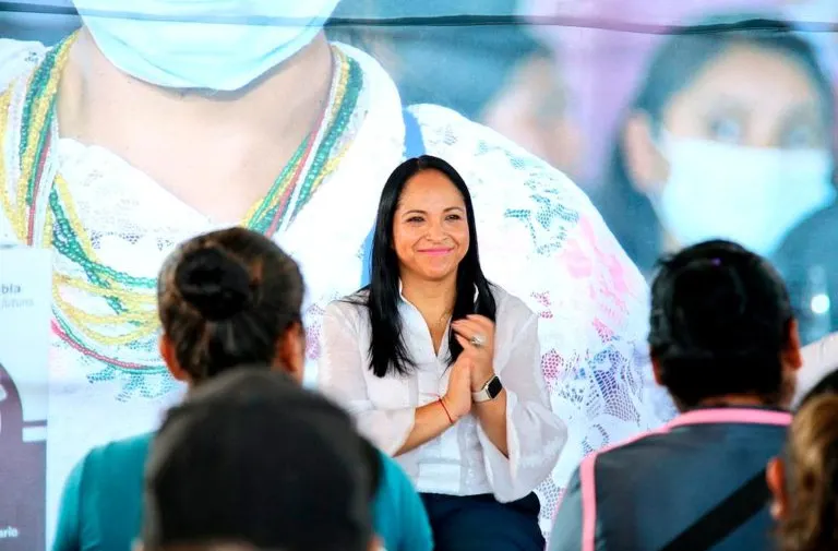 Lizeth Sánchez, la mujer mejor posicionada