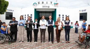 SEDIF entrega paquetes escolares a menores indígenas de Tehuacán