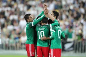 Tri logra recuperar sitios en ranking de la FIFA