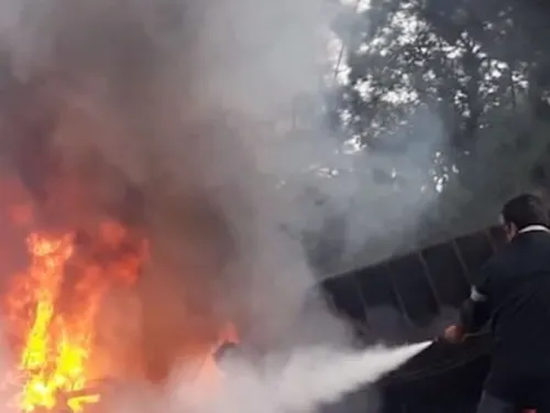 Tráiler embiste camioneta con jornaleros; hay 4 muertos