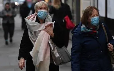 Convocan reunión urgente de ministros de Salud del G7 por variante ómicron