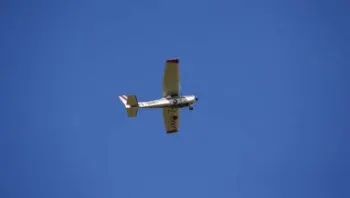 Amerizaje de emergencia de avioneta en playa de Francia deja tres heridos