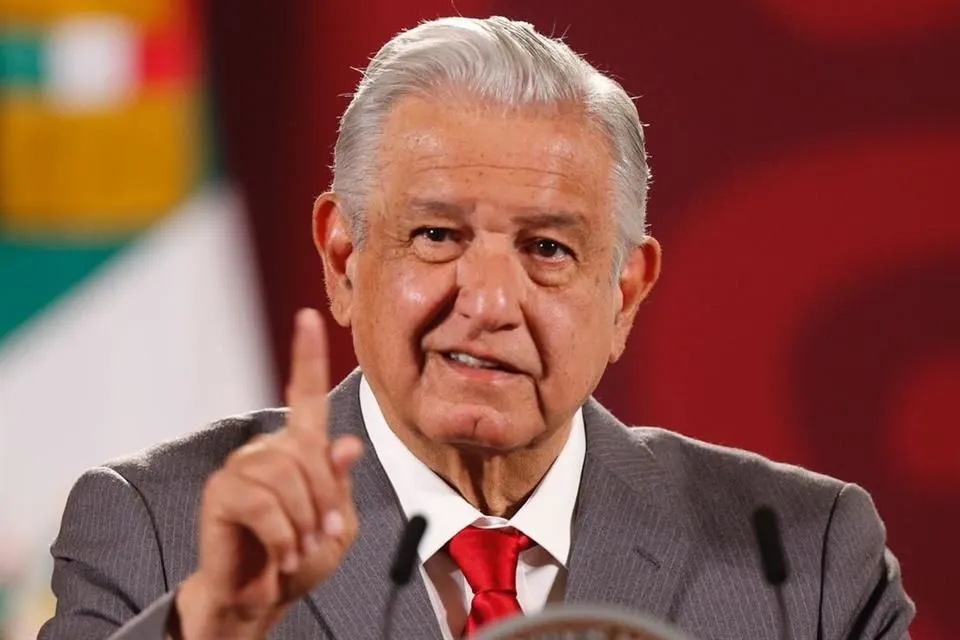 AMLO buscará cambiar ley minera para proteger litio si no pasa reforma eléctrica