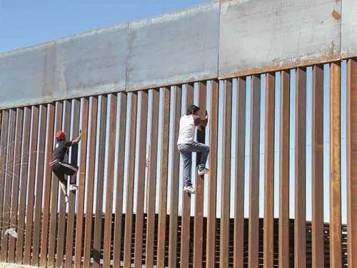 Trump alista su muro ‘hermoso’; lo pide estéticamente agradable