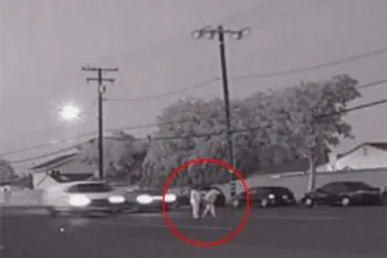 VIDEO: Una joven muere atropellada al intentar salvar a un gato