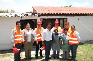 Supervisan obras de techo digno en San Andrés