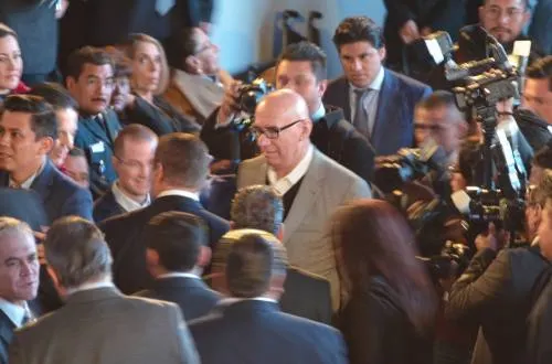 Dante Delgado acompaña a Tony Gali durante su informe de gobierno