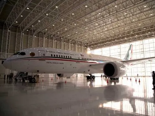 Parte avión presidencial a California; inicia proceso de venta
