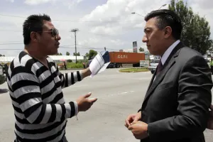 Policía que estrelló unidad en paso a desnivel no estaba en servicio: Amadeo Lara