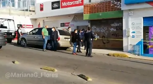 Cachan a ladrón en obra y le dan su golpiza en Santa Cruz Buenavista