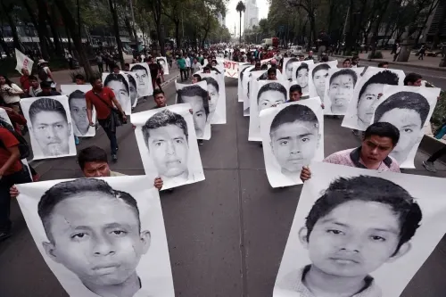 ¿Cuál fue la versión de los peritos argentinos en el Caso Ayotzinapa?
