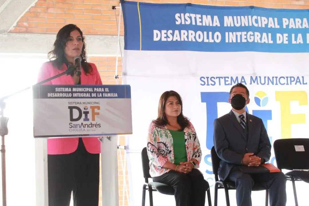 Lupita Cuautle encabeza el foro para la prevención de adicciones en el centro escolar DR. Alfredo Toxqui
