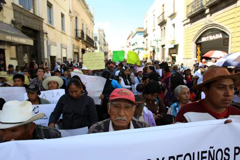 Campesinos de San Martín se manifiestan por construcción del Arco Poniente