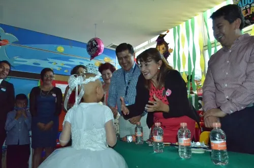 Cuatro niños hospitalizados se gradúan de preescolar con ayuda del IMSS Puebla y la SEP