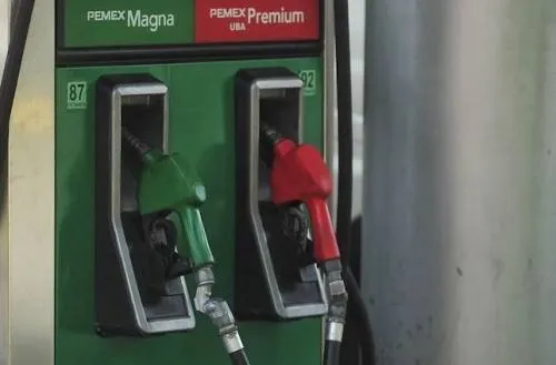 Pemex garantiza abasto de gasolinas ante fenómenos naturales