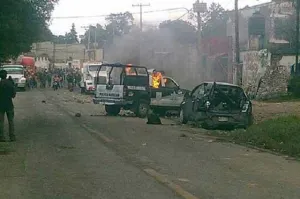Pobladores de Tepatlaxco buscan linchar a culpable de choque