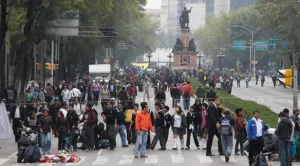 Manifestantes afectan inmediaciones de la Secretaría de Gobernación