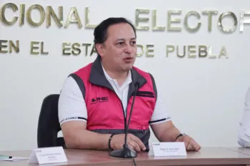 INE confirma organización de 4 debates entre aspirantes a la diputación federal en Puebla