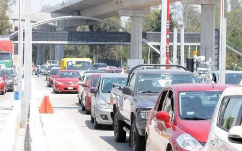 Por aforo vehicular, aplican cortes reversibles en la México-Cuernavaca