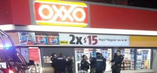 Cinco Hombres asaltaron Oxxo en la colonia Nueva Aurora